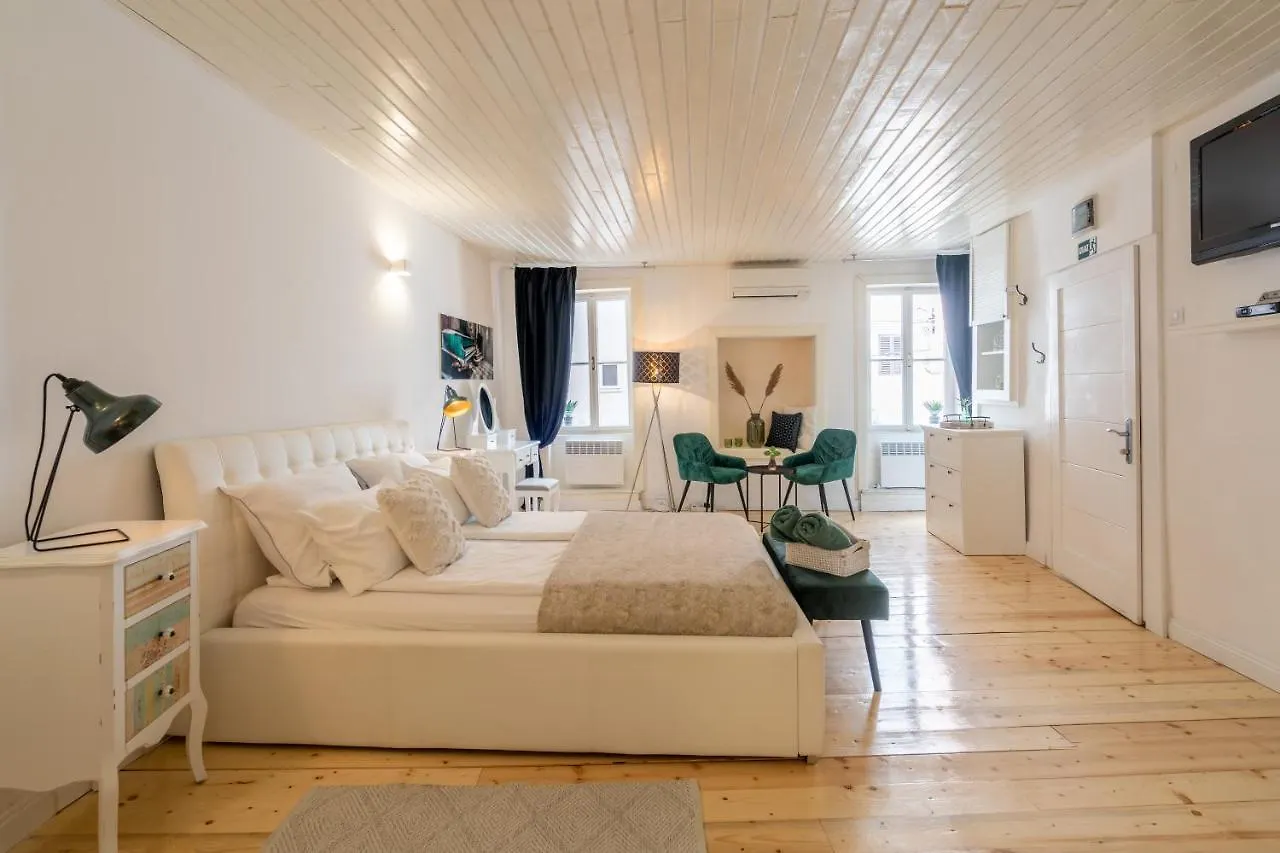 Casanoa Old Town Rovinj Apartment